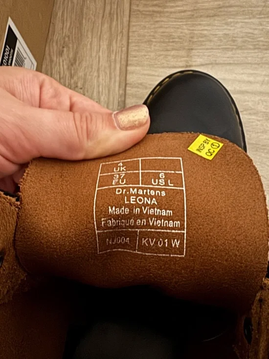 Dr. Martens Leona black leather boots - size 6 Women’s - Picture 7 of 7